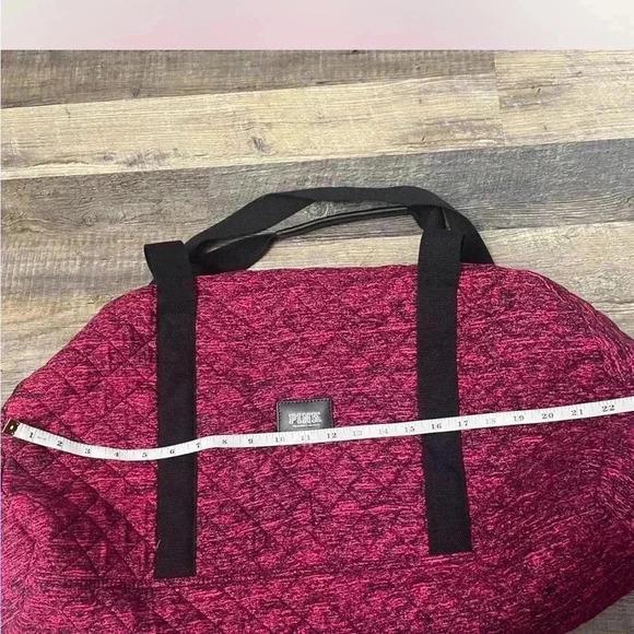Victoria's Secret Pink Quilted Duffle Bag Tote Magenta and Black - Picture 5 of 8